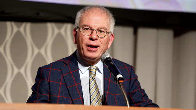 Dr. Vincent Gr&eacute;goire氏の講演の様子