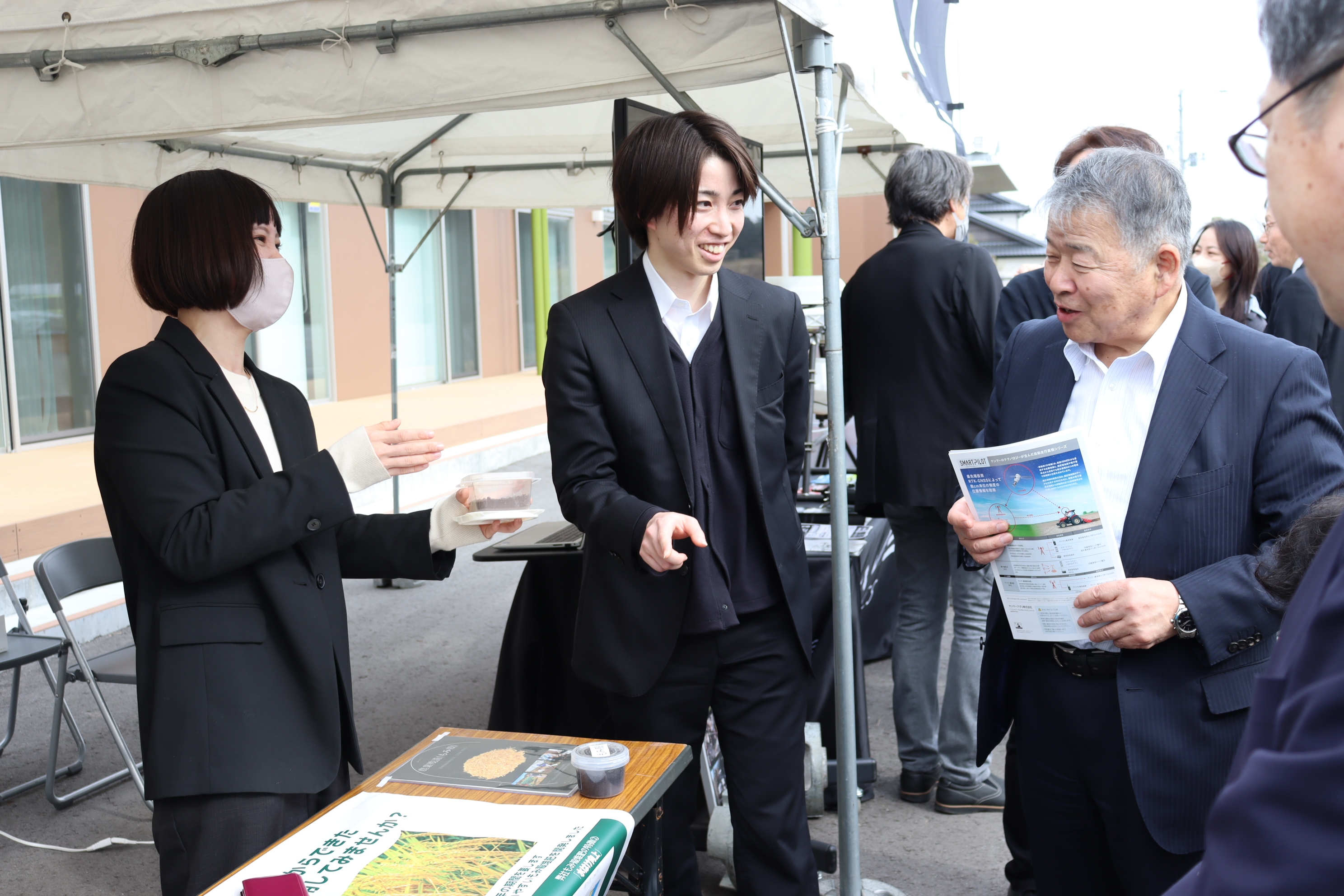 Pic2_round-table discussion